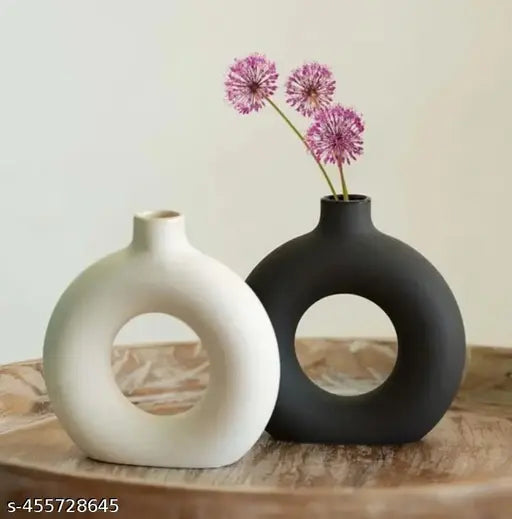 🪴⚪⚫ “Modern Ring Ceramic Planters – Pack of 2 (Black & White, 5 Inch)”